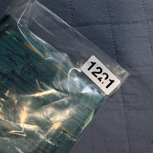 Apostrophe Green Ruffled Tank Top Large Petite Spaghetti Strap Lightweight Top - Picture 7 of 8